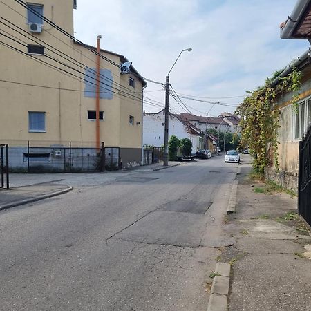La Bebe 1 Bed Hotel Hunedoara Luaran gambar