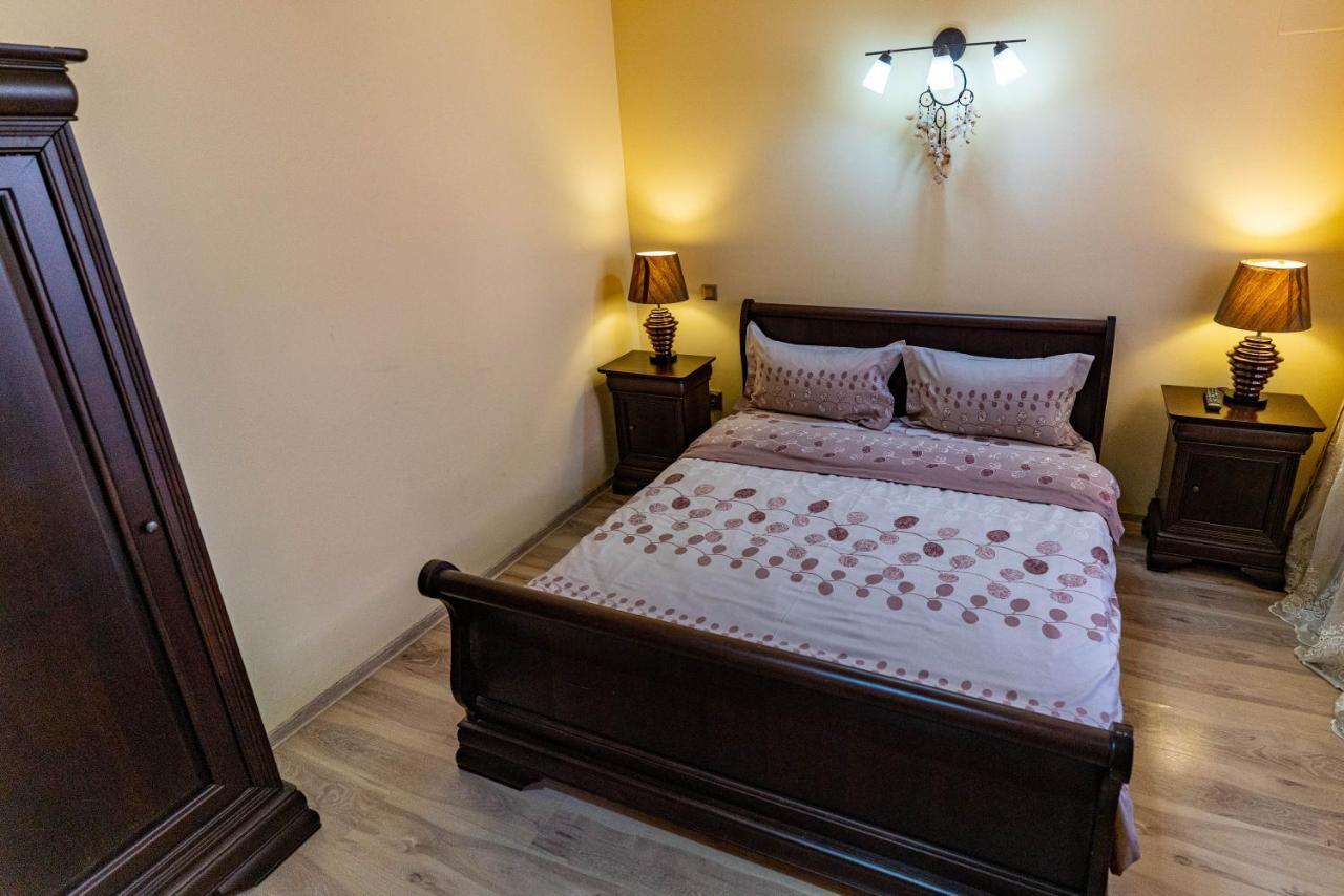 La Bebe 1 Bed Hotel Hunedoara Luaran gambar